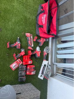 18v. Milwaukee power tools with bag