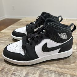 Air Jordan 1 Mid Shoes 13 C Unisex style