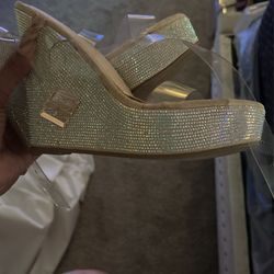 Shoe