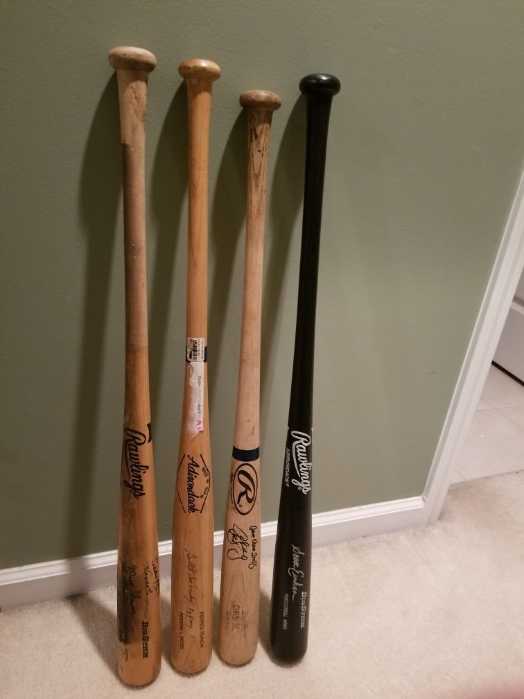 4 SIGNED RAWLINGS BASEBALL BATS UNKNOWN