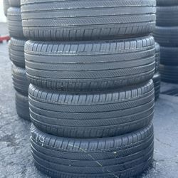 SET OF TIRE 235 55 19 MICHELIN 85% LIFE