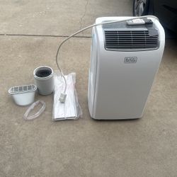 Black Decker 8,000 Air Conditioner 