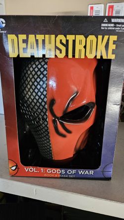 Deathstroke Gods Of War Mask And Book Set
