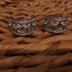 Women’s jewelry: earrings 0.5” wide