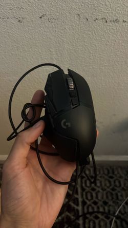 Logitech g502 good condition wired gaming mouse
