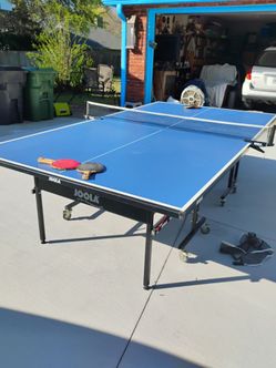 Ping pong table