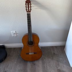 Acoustic Guitar Yamaha C40