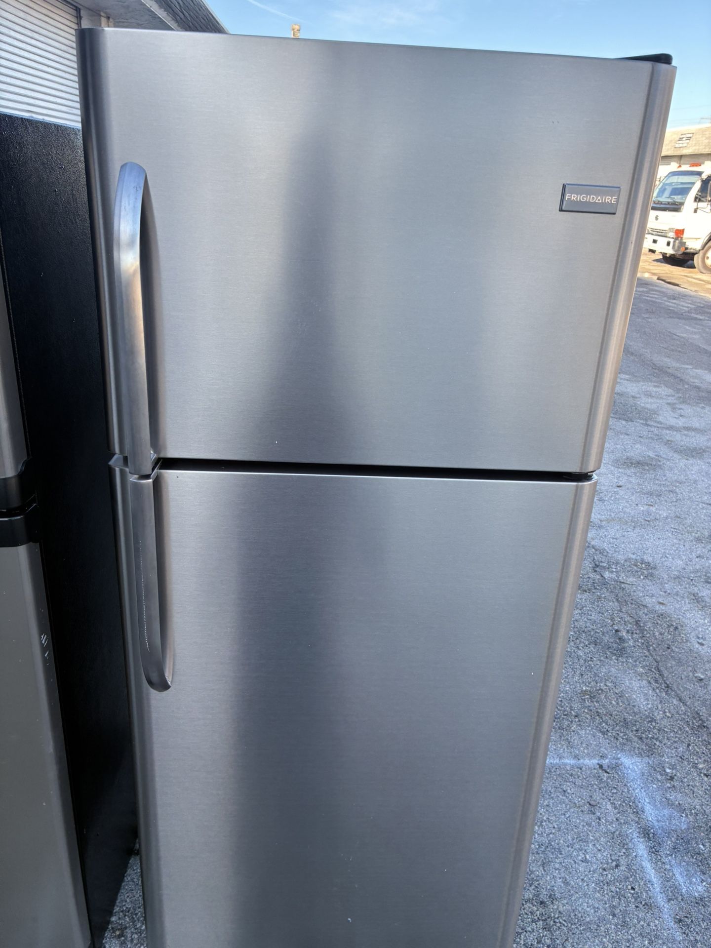 REFRIGERATOR FRIGIDAIRE 30 “ Stainless Steel