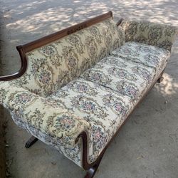 Cool Vintage Floral Couch