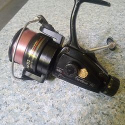 VINTAGE ABU GARCIA CARDINAL 753 LIGHT SIZE SPINNING REEL