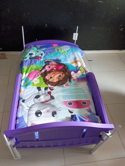 Purple Toddler Bed with Gabby's Dollhouse Comforter