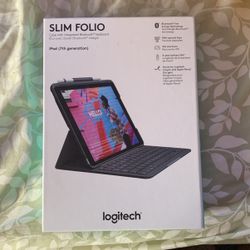 Logitech Slim Folio iPad Keyboard 