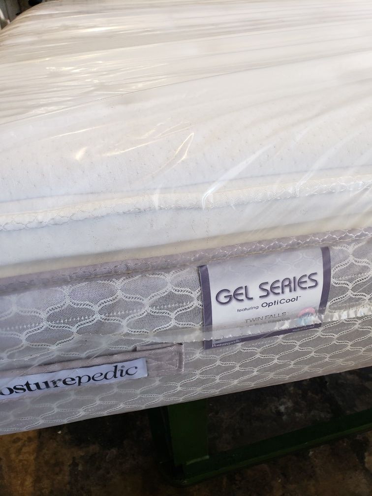 Queen size bed set can deliver new