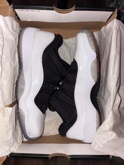Jordan 11 tuxedo Size 6.5 DS Brand New