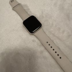 Apple Watch SE 2nd Gen 44mm 