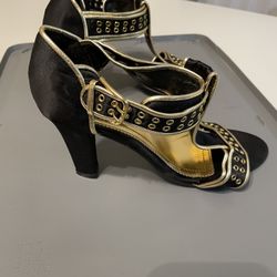 Heels Gold And Black Size 10