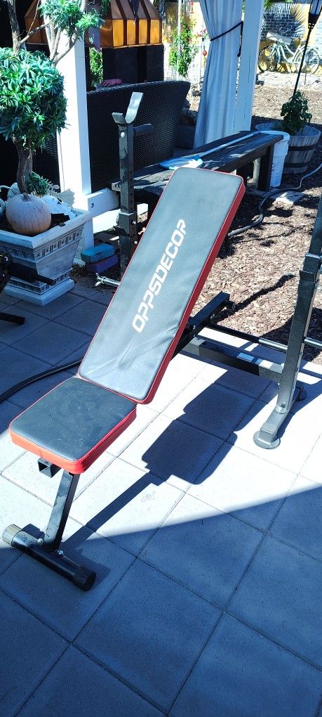 Weight Bench 