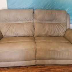 Dual Reclining Couch 