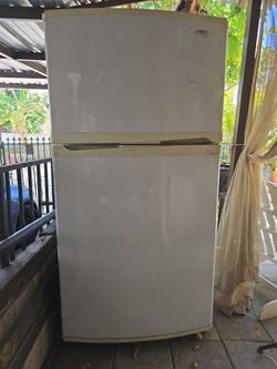 WORKS GOOD REFRIGERATOR