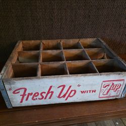 Vintage 1950s 7up crate $15