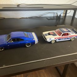 Diecast 1968 And 1970 Dodge Challenger And Dodge Charger