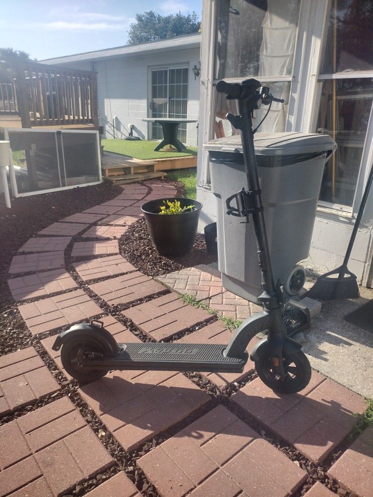 GoTrax G3 Electric Scooter