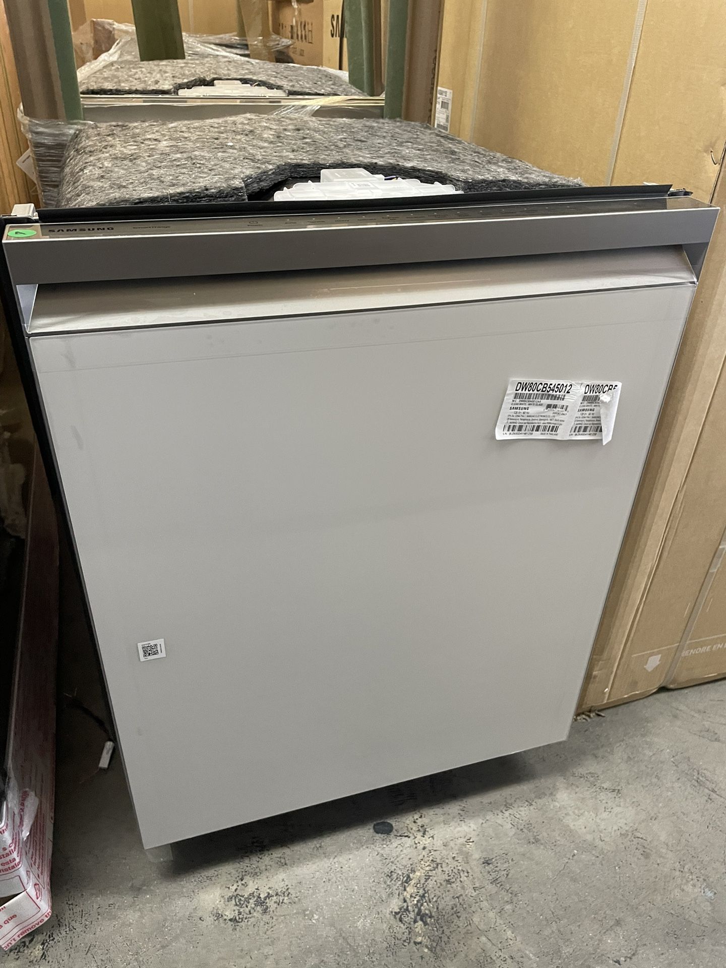 Samsung Bespoke Smart 46 dBA Dishwasher with StormWash and AutoRelease Door in White Glass