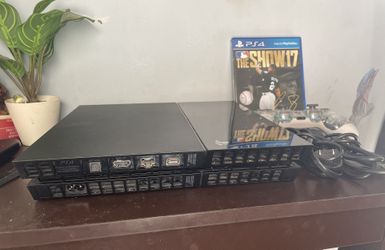 PlayStation 4  (PS4) 