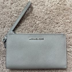 Michael Kors Wristlet Wallet 