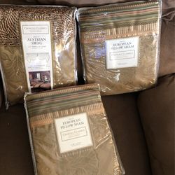 Pillow Sham And Swag