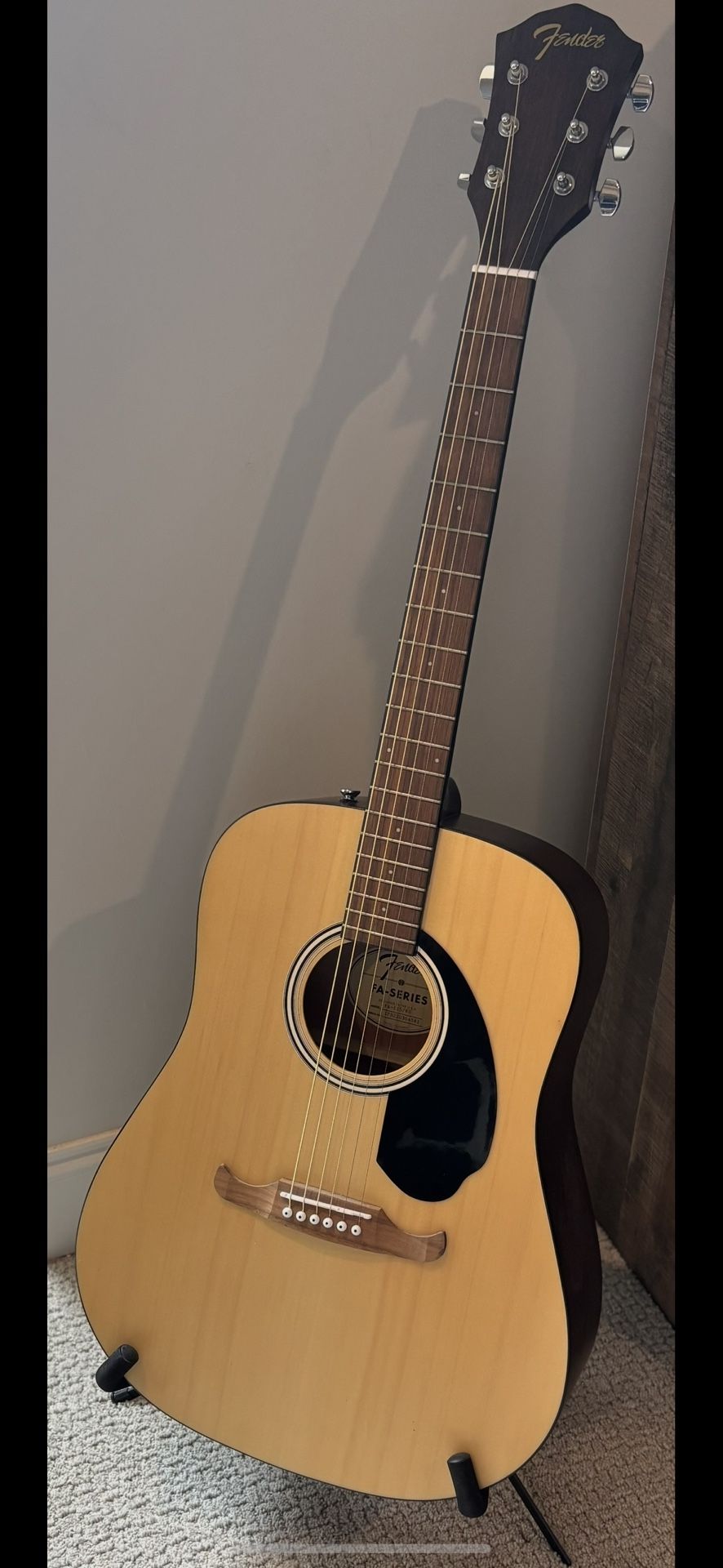 Fender Acoustic Guitar. Very Good Condition
