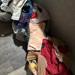 Lots of kids unwanted clothes