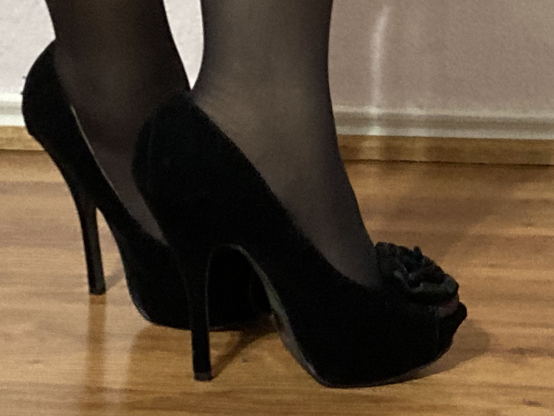 Black Heels 6.5