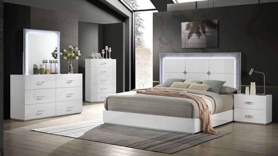 Brand New White 4pc Queen Bedroom Set (Available In Eastern King)