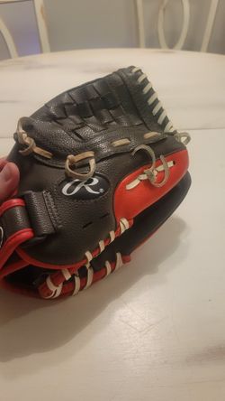 Youth Rawlings Baseball Glove