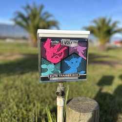 Pokemon Cards: Evolving Skies Elite Trainer Box