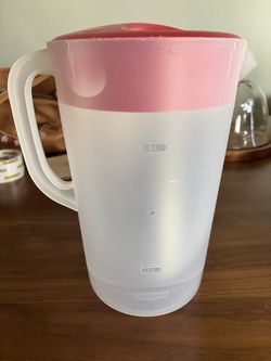Rubbermaid plastic pitcher