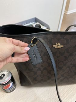 Coach Madison east west tote saffiano for Sale in Katy, TX - OfferUp