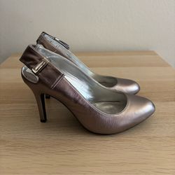 7.5 Adrienne Vittadini Genuine Leather Pewter heels
