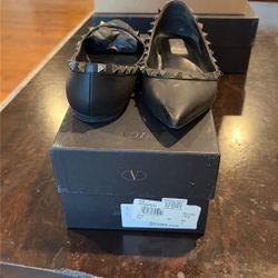 Valentino Garavani Rockstud Flats – Black Leather – Size 37