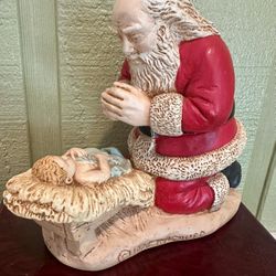 Vintage 1976 Kneeling Santa by R. Varga – Santa Praying to Baby Jesus Figurine