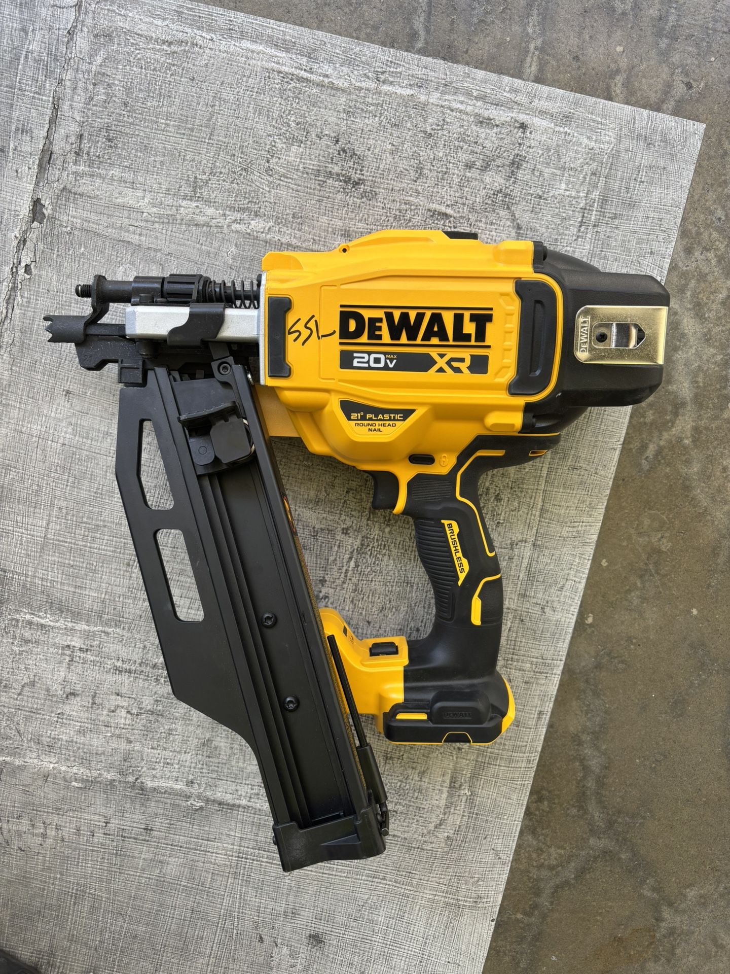 Framing 21 Degrees Nailer Dewalt XR 20V