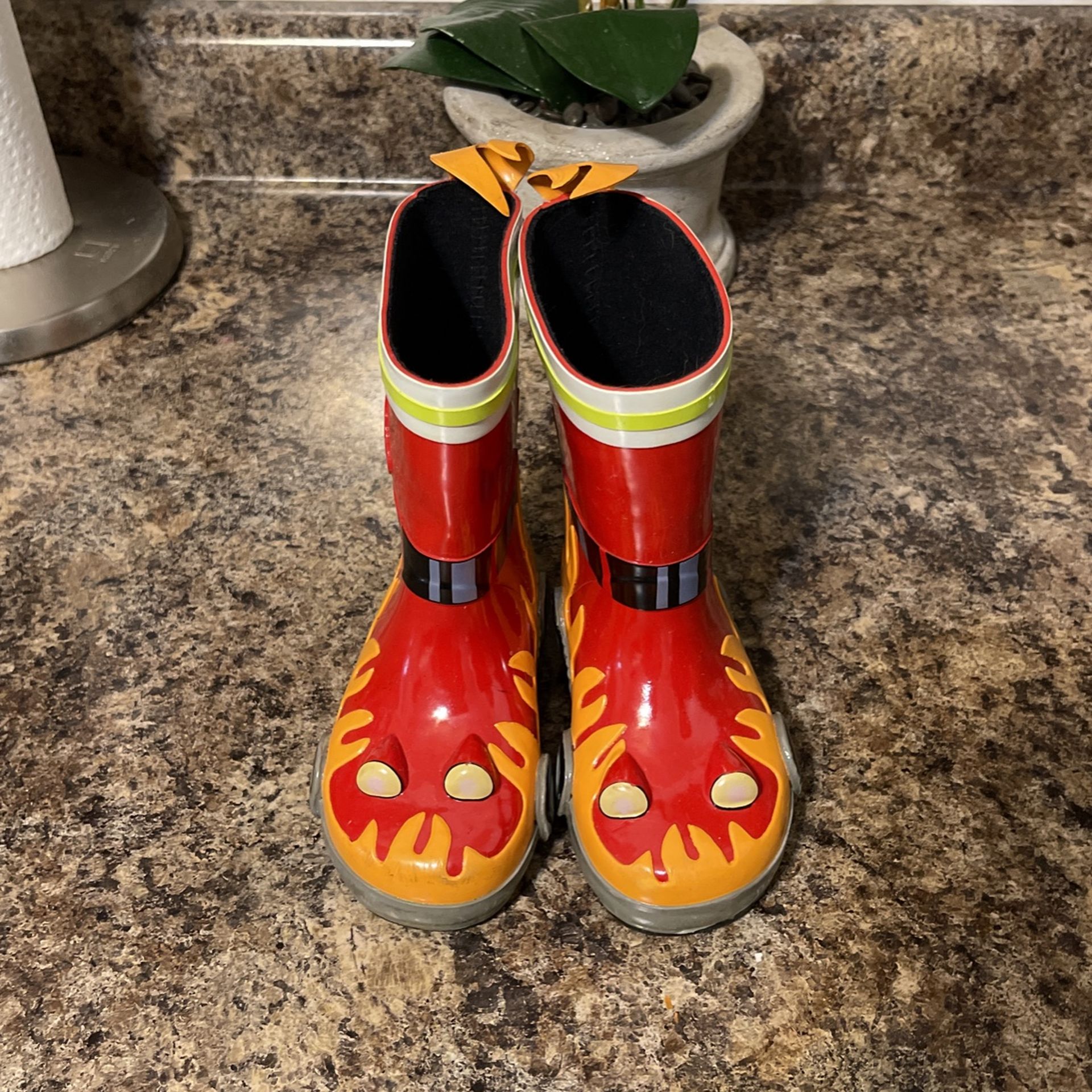 Rain boots Toddler Size 5
