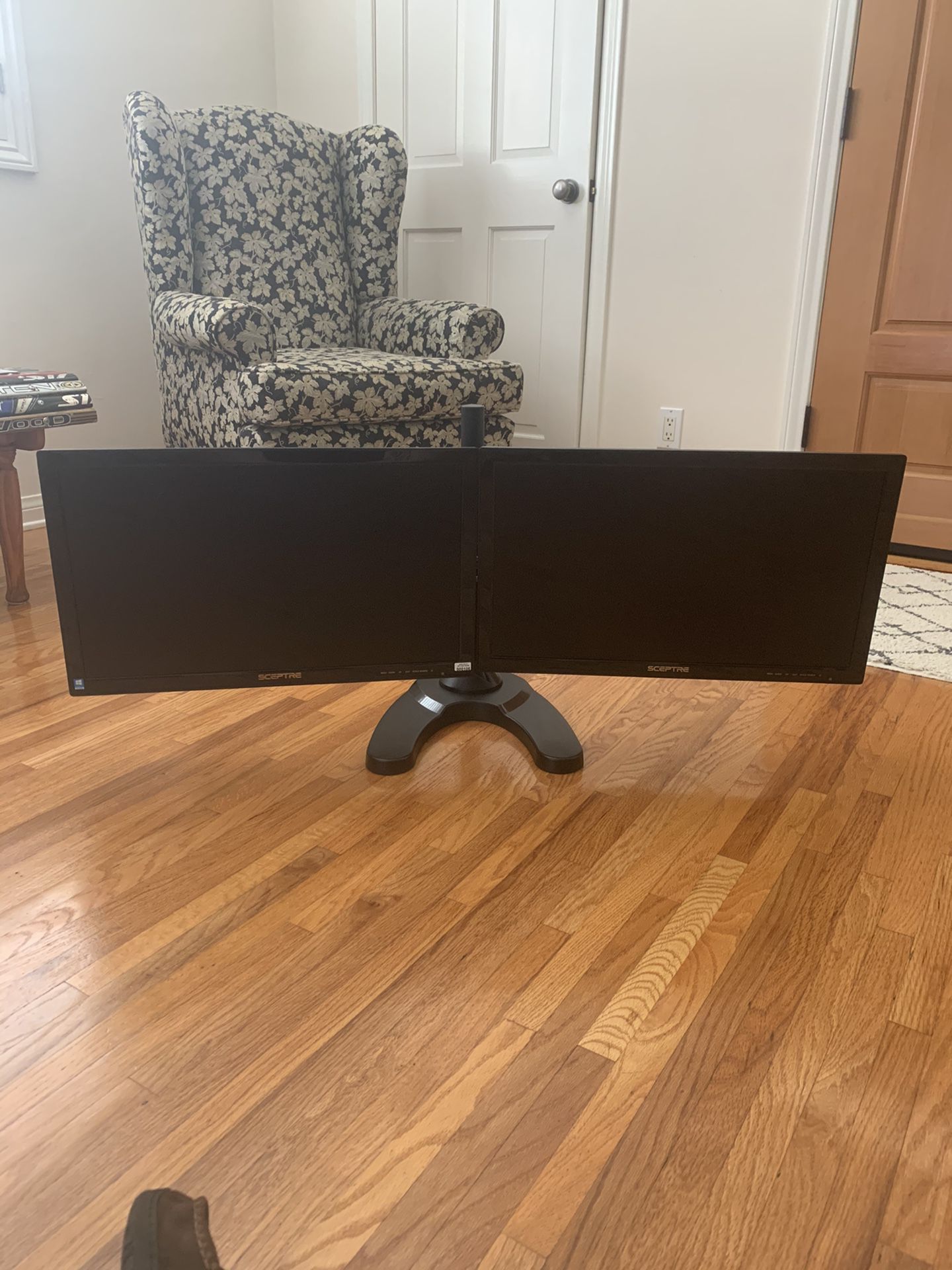 Spectre 24” Monitors on High Quality Durable Stand