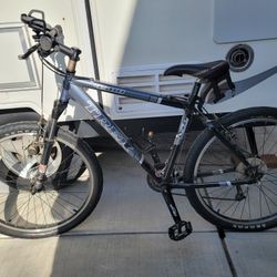 Trek 4500 Mountain Bike