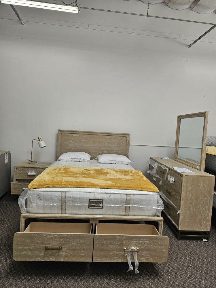 Queen Bedframe