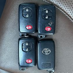 Toyota Prius Rav4 Highlander Smart Keys Fobs Remotes 