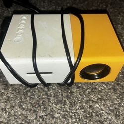 YG-300 portable mini LED projector