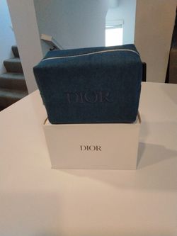 CHRISTIAN DIOR