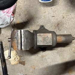 Olympia Tools Bench Vise 5”
